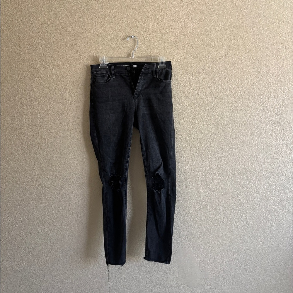 PacSun Black High Rise Jegging with Distressed Knees 25”